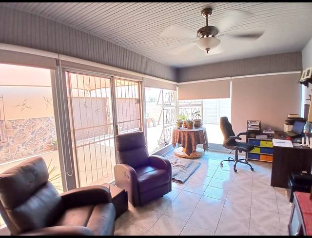 3 BEDROOM HOUSE FOR SALE IN RIVERSDALE